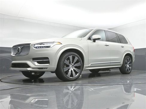 Used 2022 Volvo XC90 T6 Inscription w/ Advanced Package image 41