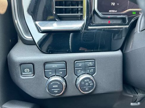 Used 2025 GMC Sierra 1500 SLT AWD/4WD image 18