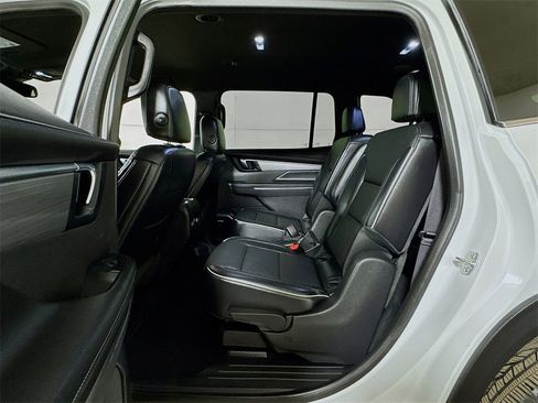 Certified 2025 Buick Enclave Preferred image 23