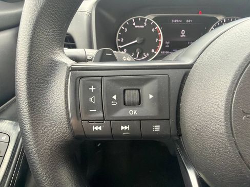 Used 2024 Nissan Rogue SV AWD/4WD image 4