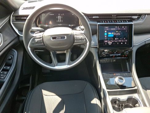 New 2026 Jeep Grand Cherokee Laredo X image 7