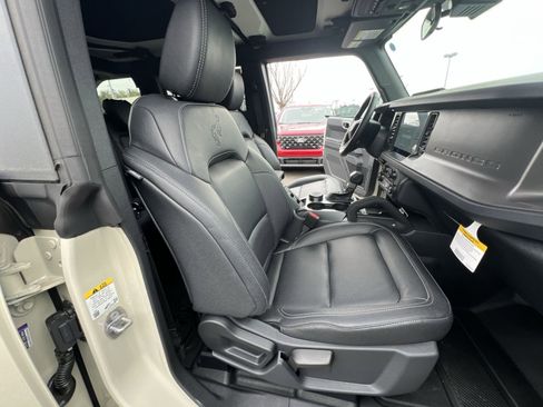 New 2025 Ford Bronco Badlands image 26