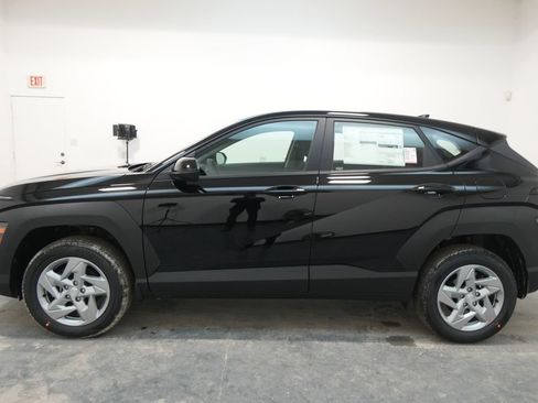 New 2026 Hyundai Kona SE image 4