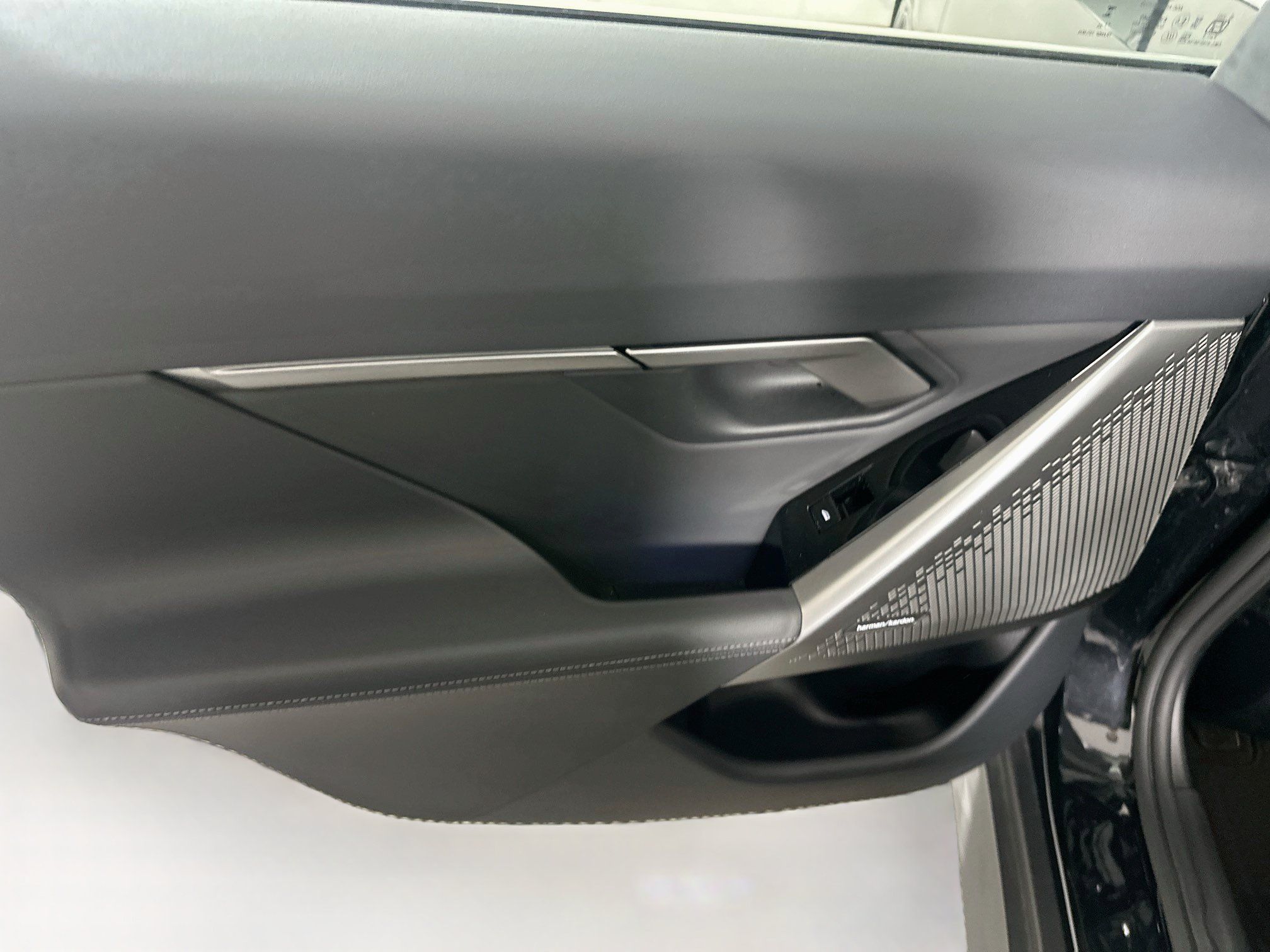 Used 2026 BMW 530i RWD image 26