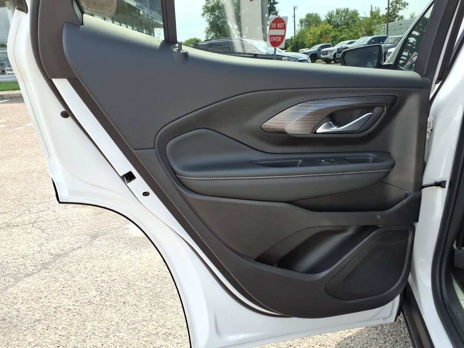 Certified 2024 GMC Terrain SLE w/ Driver Convenience Package FWD image 24