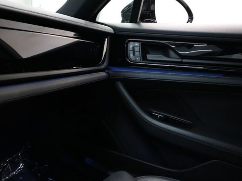 Used 2025 Porsche Panamera image 68