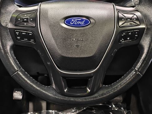Used 2017 Ford Explorer Limited w/ Equipment Group 301A AWD/4WD image 6