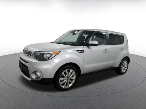 Used 2018 Kia Soul + image 7