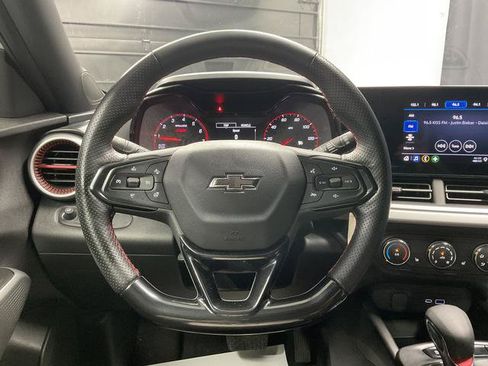Used 2024 Chevrolet Trax RS w/ Driver Confidence Package FWD image 16