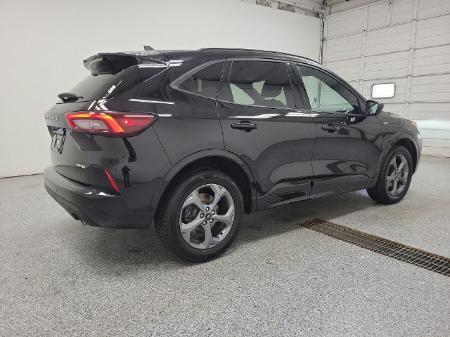 Used 2023 Ford Escape ST-Line w/ Tech Pack #1 AWD/4WD image 3