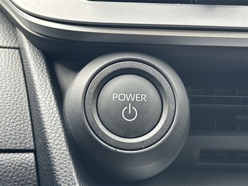 Used 2025 Toyota Prius LE image 20