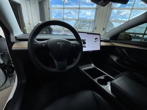 Used 2021 Tesla Model 3 Standard Range Plus image 15