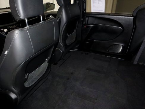 Used 2020 Chrysler Pacifica Touring-L w/ Advanced Safetytec Group image 22