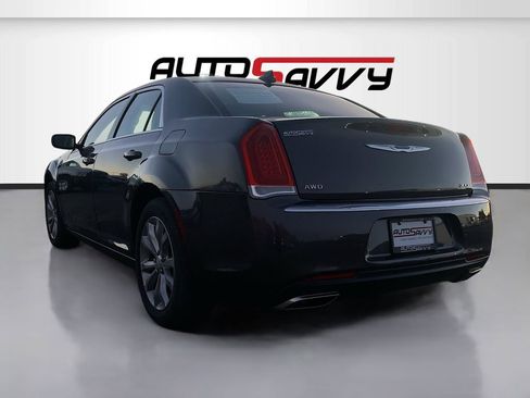 Used 2021 Chrysler 300 Touring L AWD/4WD image 5