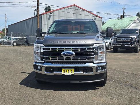 Certified 2025 Ford F250 XLT AWD/4WD image 3