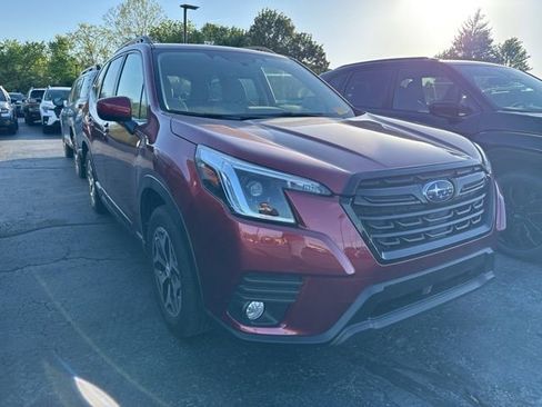 Used 2023 Subaru Forester Premium image 1