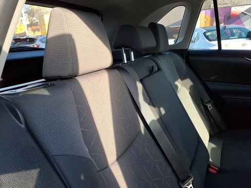 Used 2022 Toyota RAV4 XLE image 28