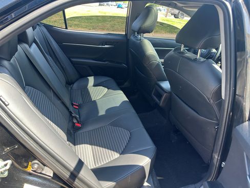Used 2019 Toyota Camry SE FWD image 15