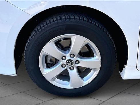 Used 2018 Toyota Sienna L image 10