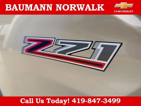 Used 2024 Chevrolet Colorado Z71 w/ Z71 Convenience Package 2 AWD/4WD image 38