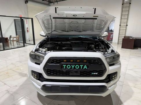 Used 2019 Toyota Tacoma SR5 image 32