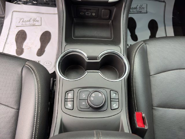 Used 2022 GMC Terrain SLT w/ Infotainment Package II AWD/4WD image 15