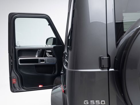 Used 2022 Mercedes-Benz G 550 image 18