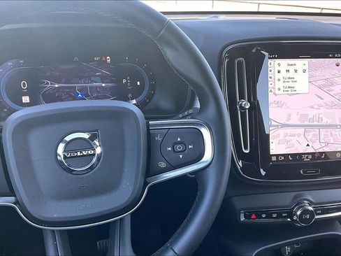 Used 2025 Volvo XC40 B5 Core AWD/4WD image 18
