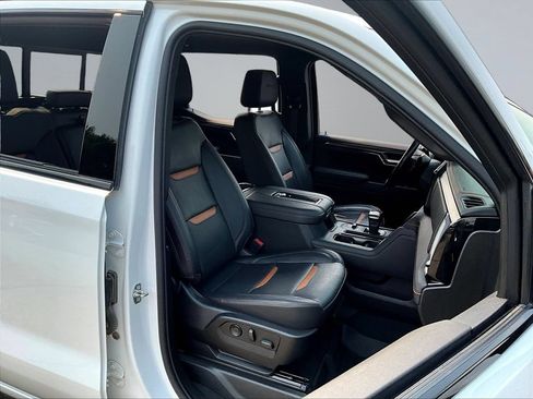 Used 2022 GMC Sierra 1500 AT4 w/ AT4 Premium Package AWD/4WD image 31