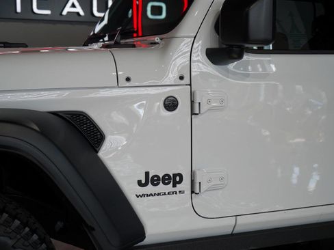 Used 2024 Jeep Wrangler Sport image 25