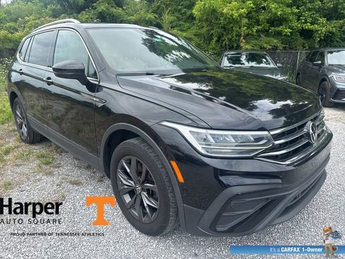 Used 2023 Volkswagen Tiguan SE w/ Panoramic Sunroof Package FWD image 7