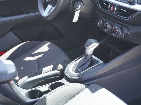 Used 2022 Kia Forte LXS FWD image 13