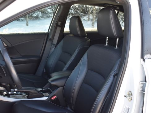 Used 2017 Honda Accord Sport image 3