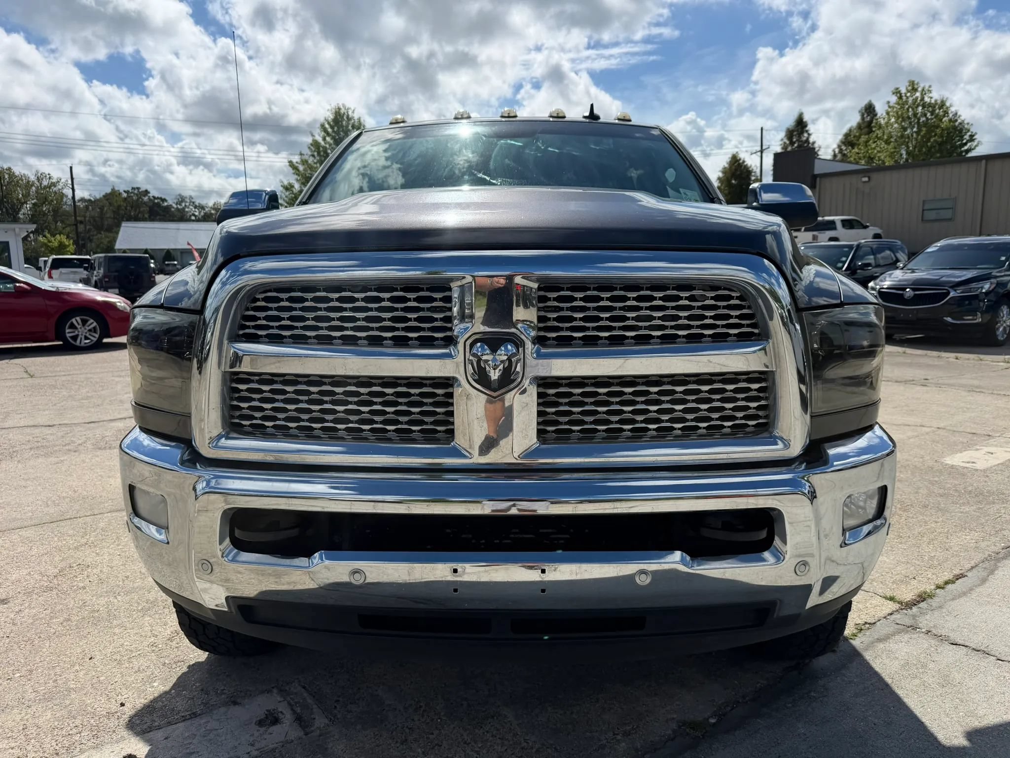 Used 2018 RAM 3500 Laramie AWD/4WD image 9