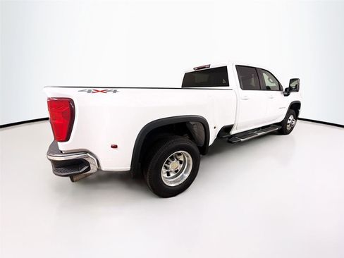 Used 2025 Chevrolet Silverado 3500 LT image 15
