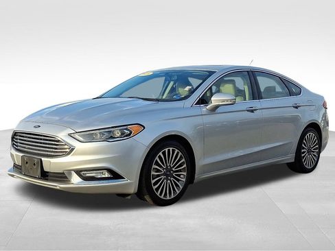 Used 2018 Ford Fusion Titanium image 3
