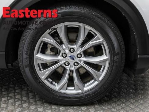 Used 2023 Ford Explorer Limited image 32