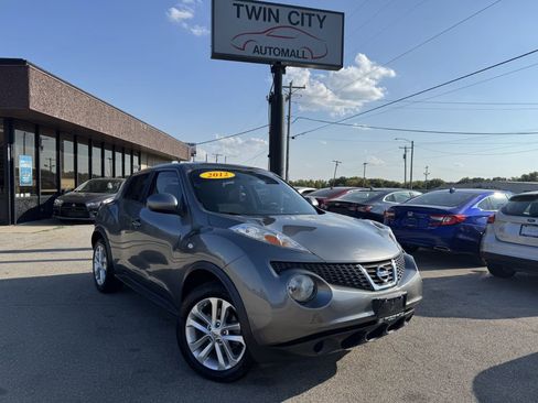 Used 2012 Nissan Juke SV image 1