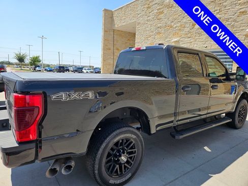 Used 2022 Ford F250 XLT w/ Black Appearance Package AWD/4WD image 7