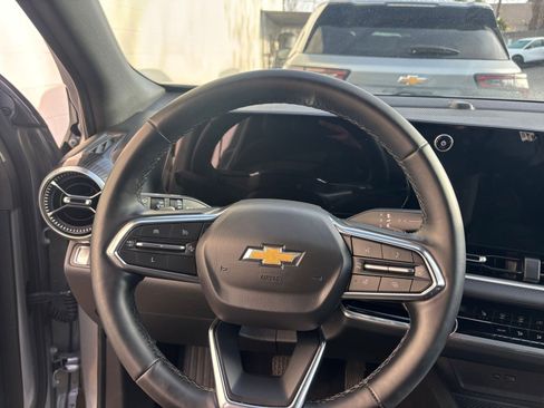 Used 2025 Chevrolet Equinox LT image 34