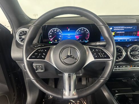Certified 2025 Mercedes-Benz GLB 250 4MATIC image 26