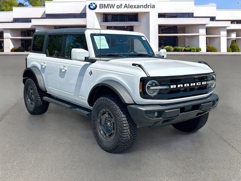 Used 2024 Ford Bronco Outer Banks AWD/4WD image 1