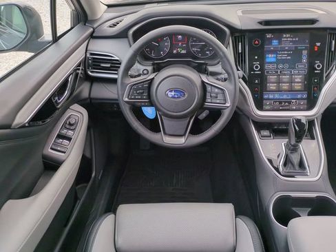 Used 2025 Subaru Outback Limited image 17