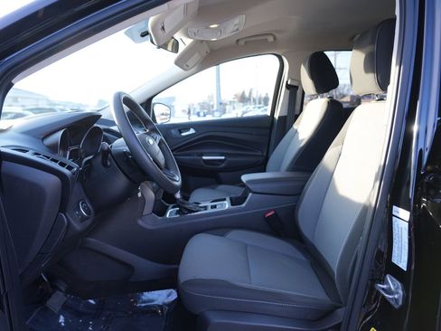 Used 2017 Ford Escape SE image 12