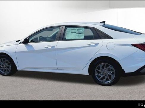 Used 2025 Hyundai Elantra Hybrid FWD image 55