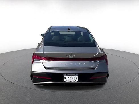Used 2025 Hyundai Elantra Limited FWD image 12