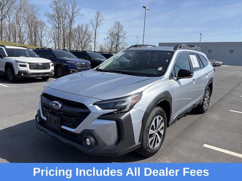 Certified 2025 Subaru Outback Premium AWD/4WD image 3