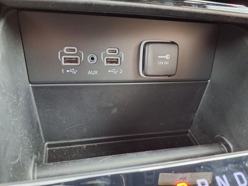 Used 2025 Jeep Grand Cherokee Limited w/ Black Appearance Package image 7