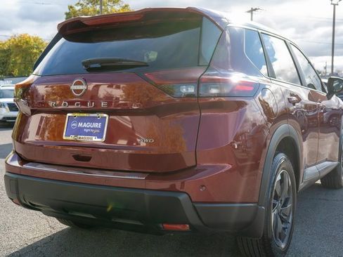 Certified 2025 Nissan Rogue SV image 6