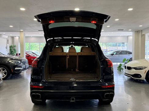 Used 2015 Porsche Cayenne Turbo w/ Premium Package AWD/4WD image 42